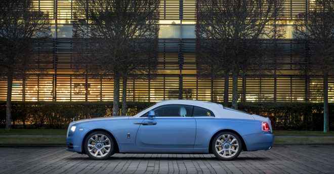 P90377052_highRes_falcon-wraith-featur.jpg