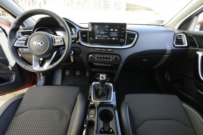 KIA-XCeed-1002-202008.jpg