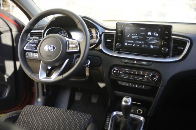 KIA-XCeed-1002-202007.jpg