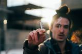 1594887734_smoker-1209493_1920.jpg
