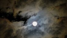 moon-973100_1280.jpg