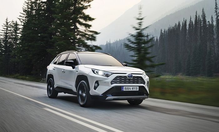 Toyota-RAV4-naslovna.jpg